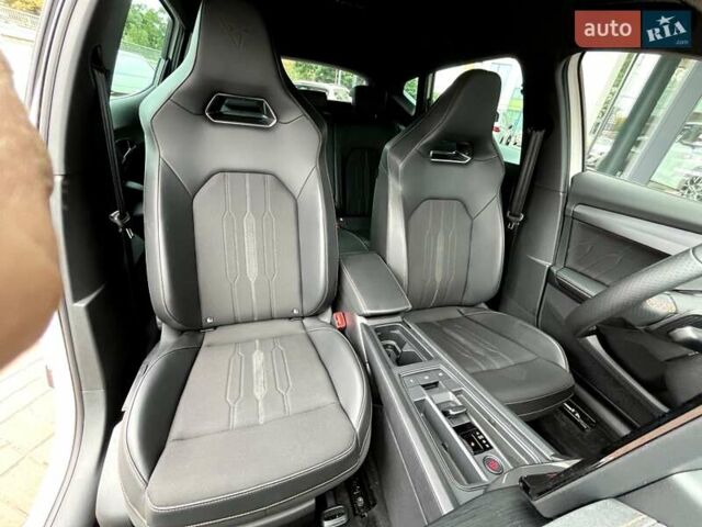 Білий Cupra Formentor, об'ємом двигуна 1.98 л та пробігом 18 тис. км за 42177 $, фото 15 на Automoto.ua