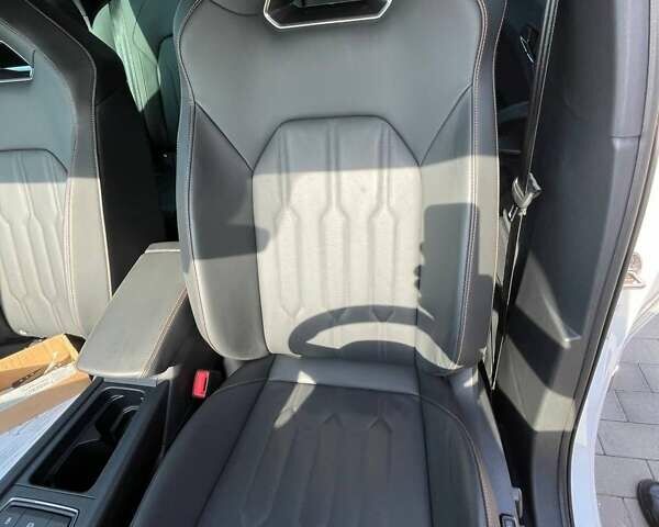 Білий Cupra Formentor, об'ємом двигуна 1.98 л та пробігом 5 тис. км за 41000 $, фото 12 на Automoto.ua