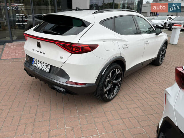 Белый Cupra Formentor, объемом двигателя 1.98 л и пробегом 18 тыс. км за 44291 $, фото 4 на Automoto.ua