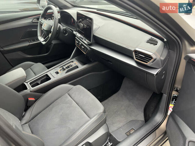 Коричневый Cupra Formentor, объемом двигателя 1.97 л и пробегом 3 тыс. км за 41395 $, фото 5 на Automoto.ua