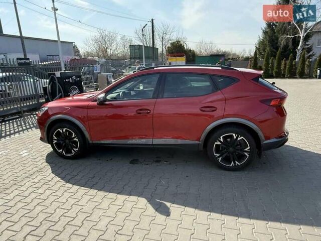 Красный Cupra Formentor, объемом двигателя 1.97 л и пробегом 24 тыс. км за 40900 $, фото 2 на Automoto.ua