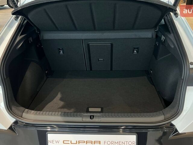 Cupra Formentor, об'ємом двигуна 1.98 л та пробігом 0 тис. км за 50243 $, фото 8 на Automoto.ua