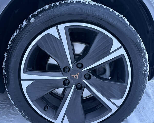 Серый Cupra Formentor, объемом двигателя 2 л и пробегом 82 тыс. км за 31900 $, фото 26 на Automoto.ua