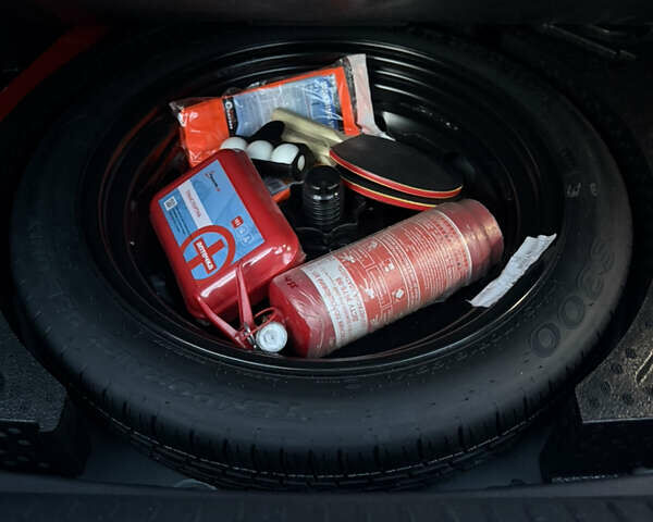 Серый Cupra Formentor, объемом двигателя 2 л и пробегом 82 тыс. км за 31900 $, фото 22 на Automoto.ua