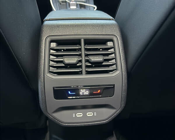 Серый Cupra Formentor, объемом двигателя 2 л и пробегом 82 тыс. км за 31900 $, фото 19 на Automoto.ua