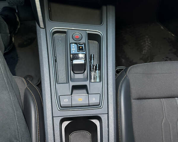 Серый Cupra Formentor, объемом двигателя 2 л и пробегом 82 тыс. км за 31900 $, фото 13 на Automoto.ua