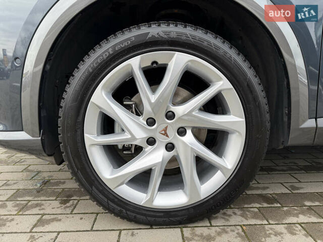 Серый Cupra Formentor, объемом двигателя 1.97 л и пробегом 26 тыс. км за 35500 $, фото 48 на Automoto.ua