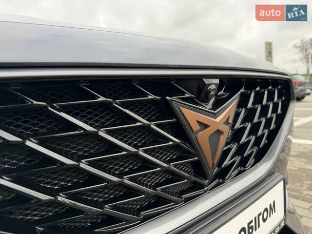 Серый Cupra Formentor, объемом двигателя 1.97 л и пробегом 26 тыс. км за 35500 $, фото 3 на Automoto.ua