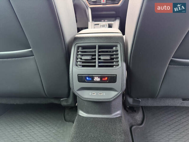 Серый Cupra Formentor, объемом двигателя 1.97 л и пробегом 26 тыс. км за 35500 $, фото 24 на Automoto.ua