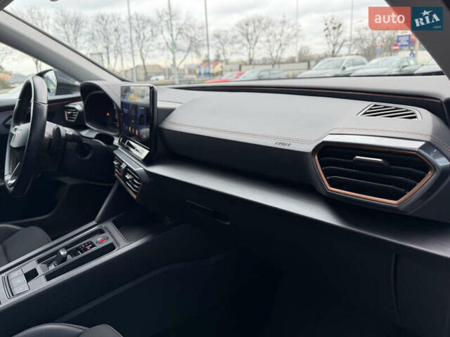 Серый Cupra Formentor, объемом двигателя 1.97 л и пробегом 26 тыс. км за 35500 $, фото 36 на Automoto.ua