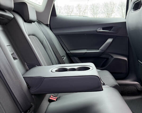 Серый Cupra Formentor, объемом двигателя 1.97 л и пробегом 26 тыс. км за 35500 $, фото 23 на Automoto.ua