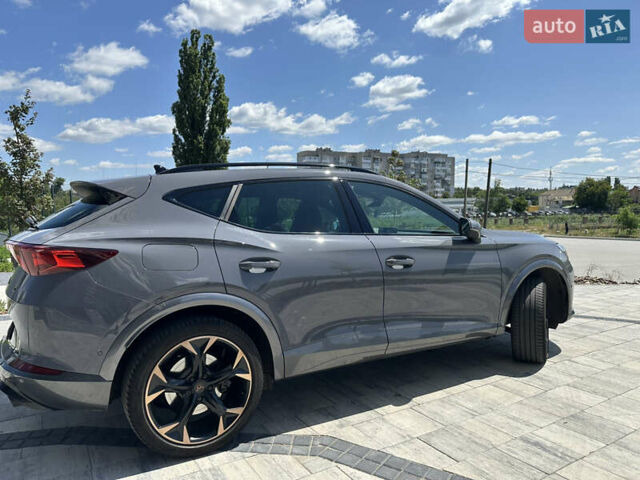 Серый Cupra Formentor, объемом двигателя 1.98 л и пробегом 40 тыс. км за 41000 $, фото 4 на Automoto.ua