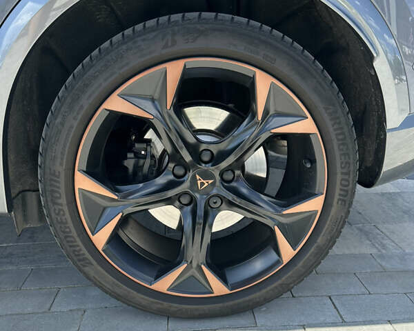 Серый Cupra Formentor, объемом двигателя 1.98 л и пробегом 40 тыс. км за 41000 $, фото 22 на Automoto.ua