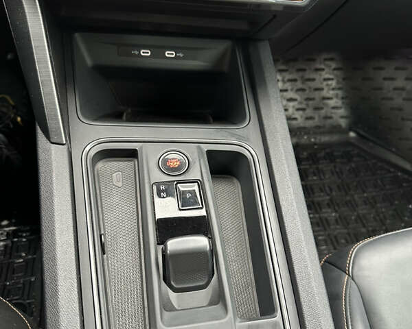 Серый Cupra Formentor, объемом двигателя 1.98 л и пробегом 45 тыс. км за 39000 $, фото 2 на Automoto.ua