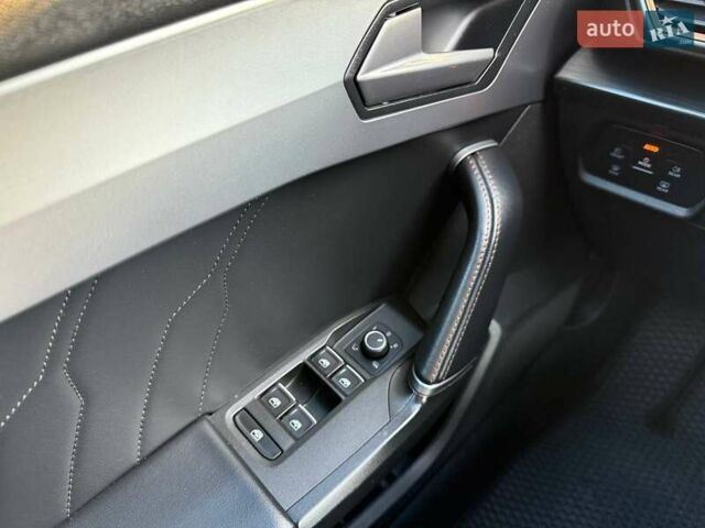 Зелений Cupra Formentor, об'ємом двигуна 1.97 л та пробігом 61 тис. км за 32000 $, фото 19 на Automoto.ua