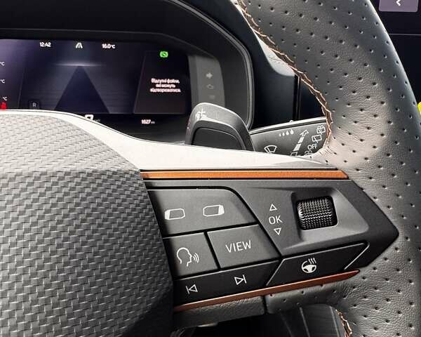 Серый Cupra Leon, объемом двигателя 1.98 л и пробегом 2 тыс. км за 41142 $, фото 61 на Automoto.ua