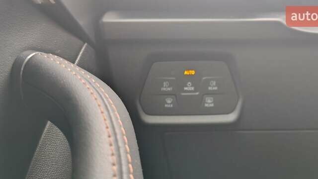 Сірий Cupra Leon, об'ємом двигуна 1.98 л та пробігом 15 тис. км за 35800 $, фото 13 на Automoto.ua