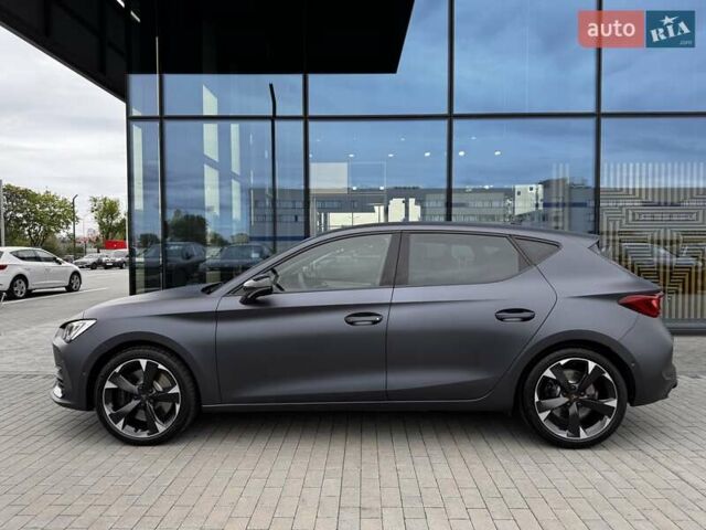 Серый Cupra Leon, объемом двигателя 1.98 л и пробегом 2 тыс. км за 41142 $, фото 11 на Automoto.ua