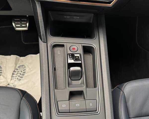 Серый Cupra Leon, объемом двигателя 1.98 л и пробегом 2 тыс. км за 41142 $, фото 50 на Automoto.ua