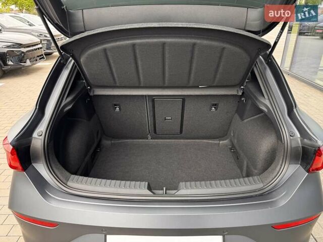 Серый Cupra Leon, объемом двигателя 1.98 л и пробегом 2 тыс. км за 41142 $, фото 35 на Automoto.ua