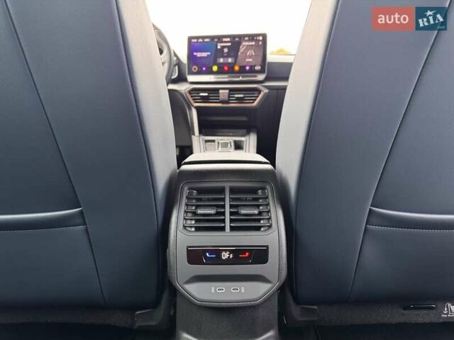 Серый Cupra Leon, объемом двигателя 1.98 л и пробегом 2 тыс. км за 41142 $, фото 44 на Automoto.ua