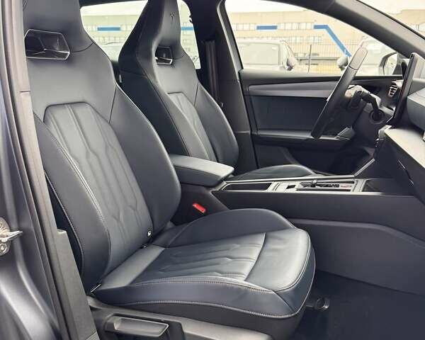 Серый Cupra Leon, объемом двигателя 1.98 л и пробегом 2 тыс. км за 41142 $, фото 42 на Automoto.ua