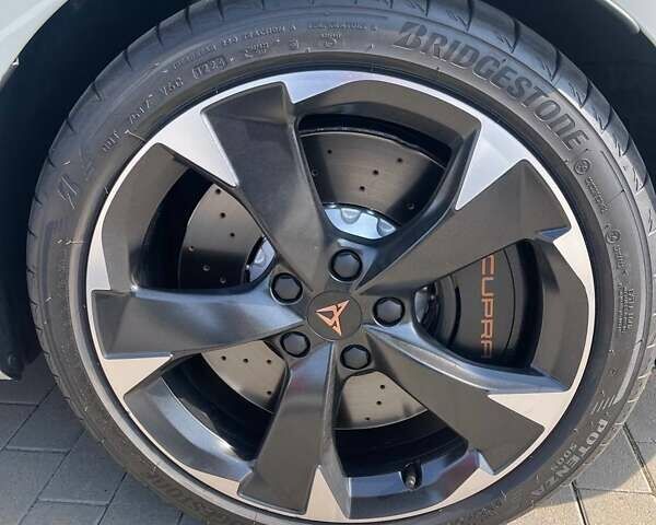 Серый Cupra Leon, объемом двигателя 1.98 л и пробегом 14 тыс. км за 40000 $, фото 12 на Automoto.ua