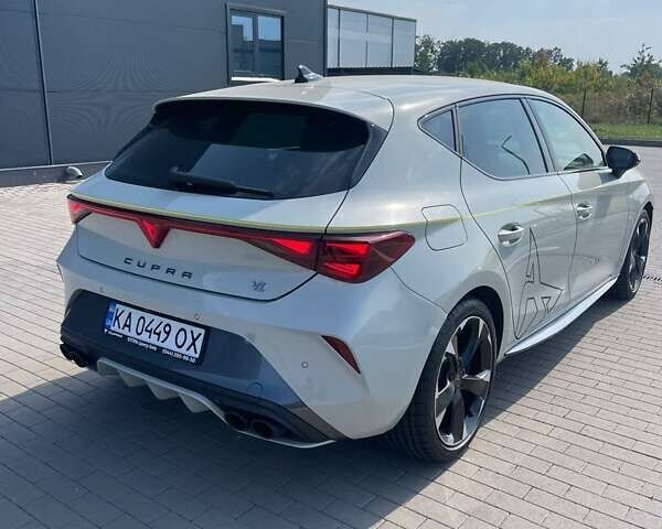 Серый Cupra Leon, объемом двигателя 1.98 л и пробегом 14 тыс. км за 40000 $, фото 7 на Automoto.ua