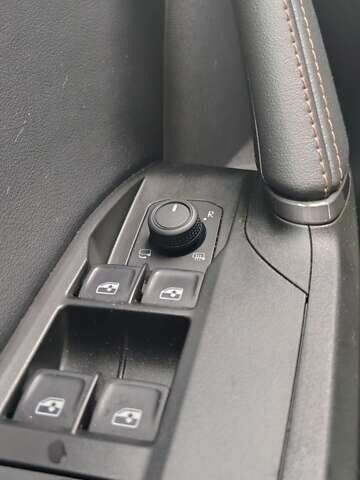 Сірий Cupra Leon, об'ємом двигуна 1.98 л та пробігом 15 тис. км за 35800 $, фото 12 на Automoto.ua