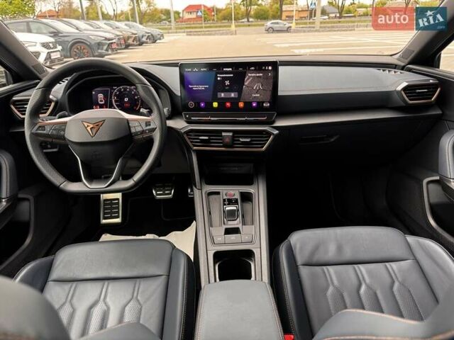 Серый Cupra Leon, объемом двигателя 1.98 л и пробегом 2 тыс. км за 41142 $, фото 47 на Automoto.ua