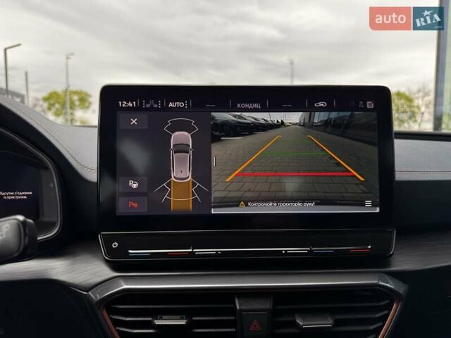 Серый Cupra Leon, объемом двигателя 1.98 л и пробегом 2 тыс. км за 41142 $, фото 55 на Automoto.ua