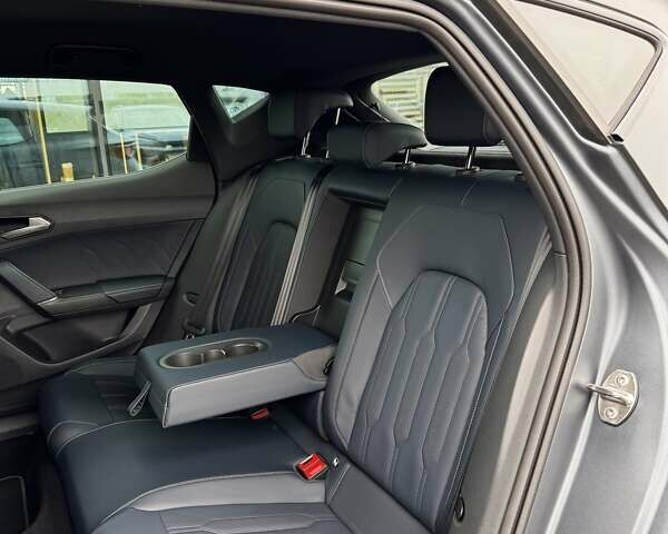 Серый Cupra Leon, объемом двигателя 1.98 л и пробегом 2 тыс. км за 41142 $, фото 34 на Automoto.ua