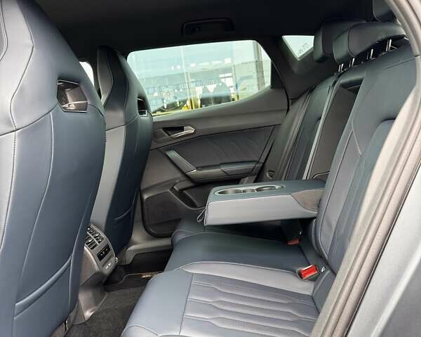 Серый Cupra Leon, объемом двигателя 1.98 л и пробегом 2 тыс. км за 41142 $, фото 33 на Automoto.ua