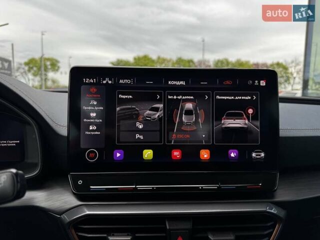 Серый Cupra Leon, объемом двигателя 1.98 л и пробегом 2 тыс. км за 41142 $, фото 56 на Automoto.ua