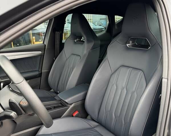 Серый Cupra Leon, объемом двигателя 1.98 л и пробегом 2 тыс. км за 41142 $, фото 27 на Automoto.ua