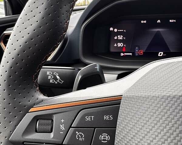 Серый Cupra Leon, объемом двигателя 1.98 л и пробегом 2 тыс. км за 41142 $, фото 62 на Automoto.ua