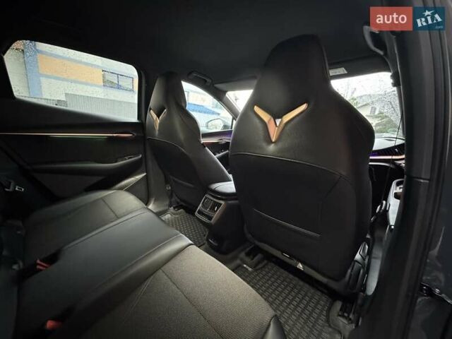 Сірий Cupra Tavascan, об'ємом двигуна 0 л та пробігом 10 тис. км за 39900 $, фото 29 на Automoto.ua