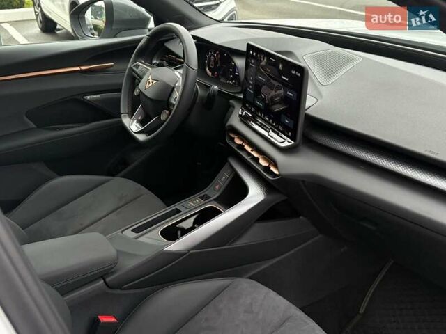 Белый Cupra Terramar, объемом двигателя 1.98 л и пробегом 25 тыс. км за 48500 $, фото 11 на Automoto.ua