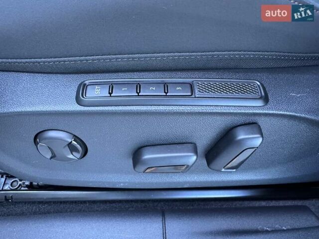 Серый Cupra Terramar, объемом двигателя 1.98 л и пробегом 4 тыс. км за 48999 $, фото 24 на Automoto.ua