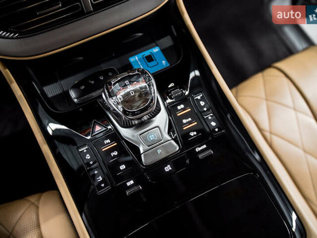 Чорний Denza D9, об'ємом двигуна 0 л та пробігом 1 тис. км за 70000 $, фото 8 на Automoto.ua