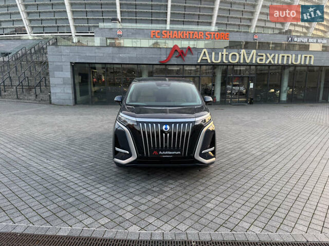 Синий Denza D9, объемом двигателя 0 л и пробегом 15 тыс. км за 62900 $, фото 1 на Automoto.ua