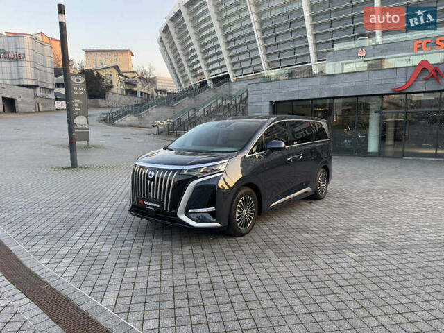 Синий Denza D9, объемом двигателя 0 л и пробегом 15 тыс. км за 62900 $, фото 2 на Automoto.ua