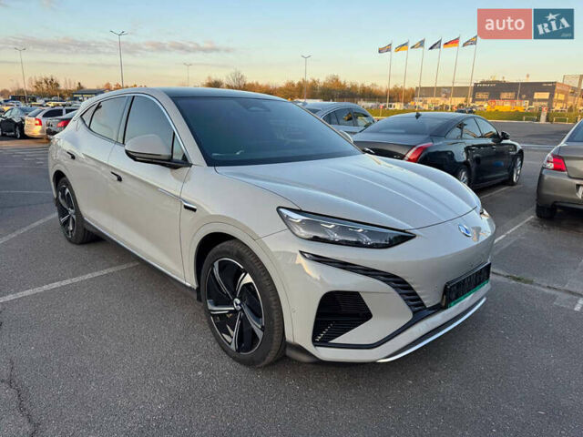 Белый Denza N7, объемом двигателя 0 л и пробегом 1 тыс. км за 37300 $, фото 2 на Automoto.ua