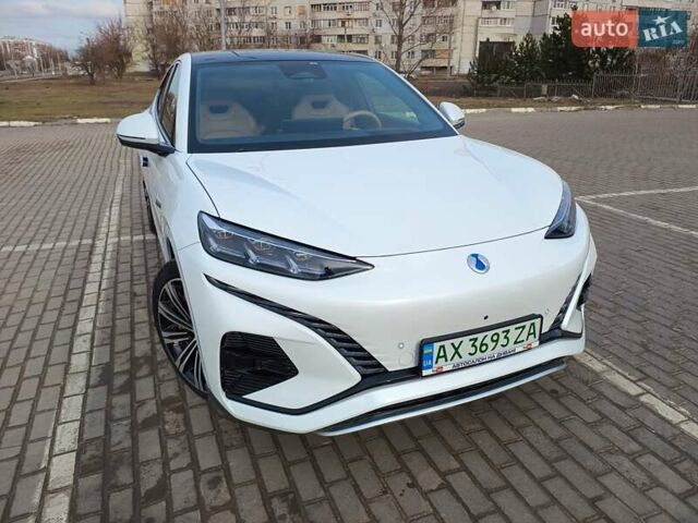Белый Denza N7, объемом двигателя 0 л и пробегом 1 тыс. км за 43000 $, фото 5 на Automoto.ua