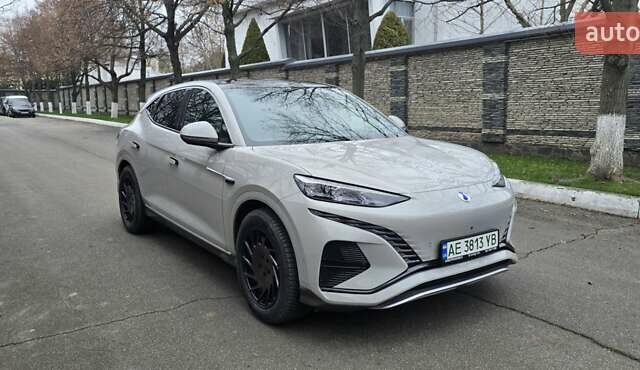 Бежевый Denza N7, объемом двигателя 0 л и пробегом 28 тыс. км за 35500 $, фото 3 на Automoto.ua