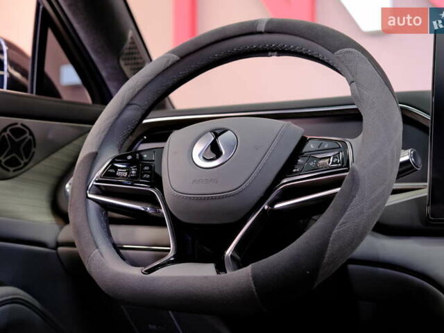 Черный Denza N7, объемом двигателя 0 л и пробегом 45 тыс. км за 33900 $, фото 49 на Automoto.ua