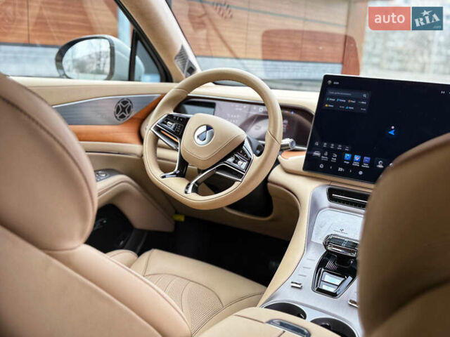 Denza N7, объемом двигателя 0 л и пробегом 10 тыс. км за 34500 $, фото 7 на Automoto.ua