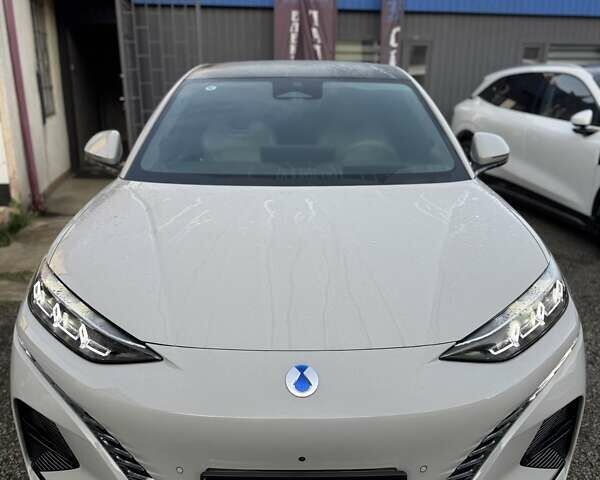 Серый Denza N7, объемом двигателя 0 л и пробегом 24 тыс. км за 35999 $, фото 3 на Automoto.ua