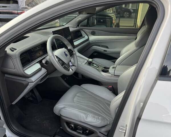 Серый Denza N7, объемом двигателя 0 л и пробегом 24 тыс. км за 35999 $, фото 7 на Automoto.ua