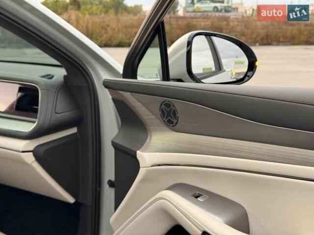 Сірий Denza N7, об'ємом двигуна 0 л та пробігом 8 тис. км за 36800 $, фото 11 на Automoto.ua